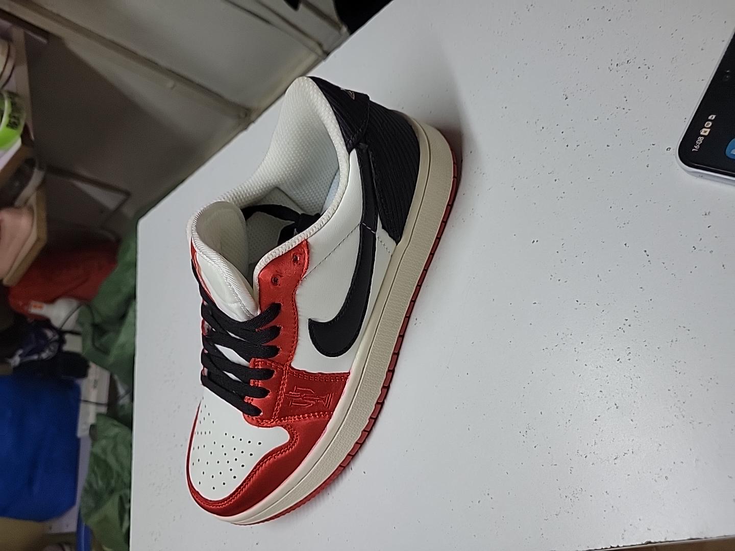 Men's leather shoes