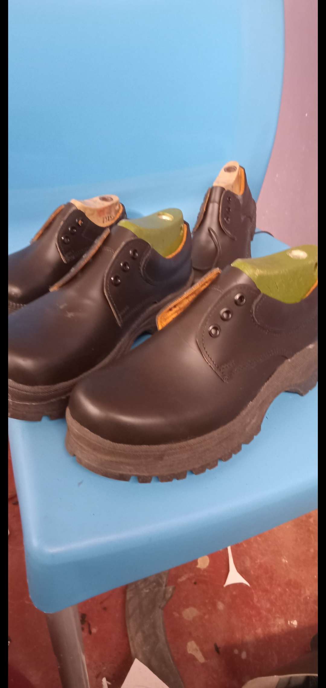 SCHOOL shoes tuff